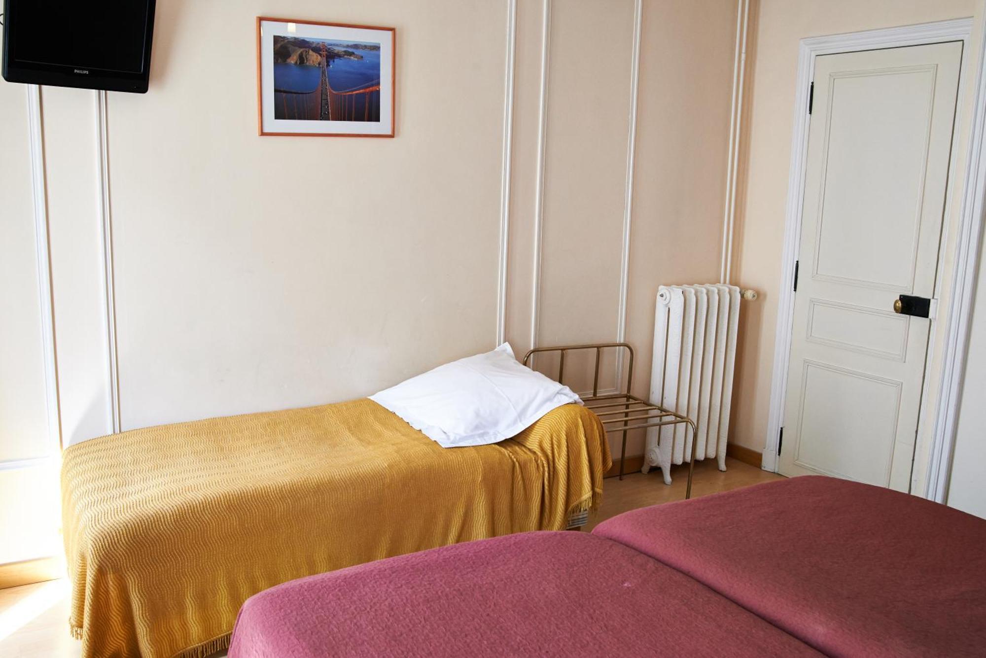Hotel Maillot Ньой сюр Сен Екстериор снимка