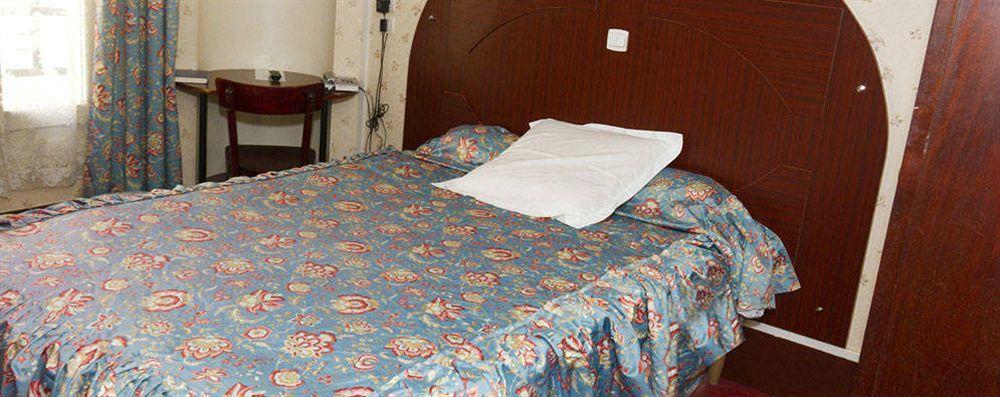Hotel Maillot Ньой сюр Сен Екстериор снимка