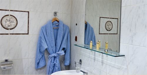 Hotel Maillot Ньой сюр Сен Екстериор снимка
